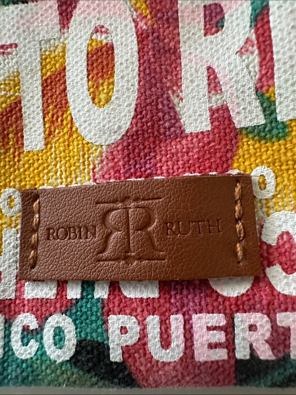 Robin Ruth Multicolor PUERTO RICO Text Crossbody Bag - Picture 2 of 9